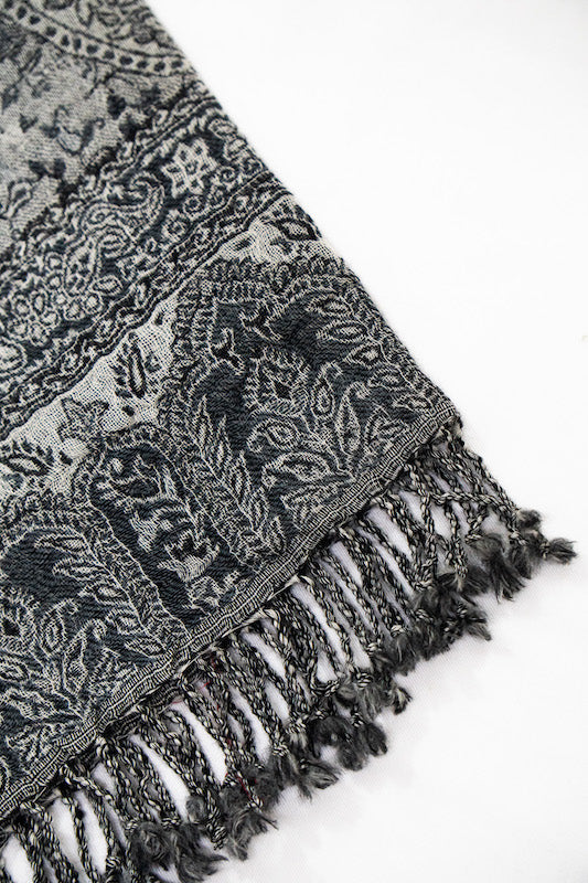 100% Broiled Wool Stole